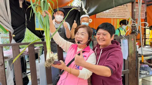 ▲楊瓊瓔覺得，到菜市場拜票就像回到家一樣熟悉。（圖／楊瓊瓔提供，2026.02.19）