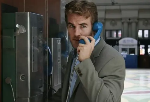 ▲詹姆士范德比克在《被出賣的台灣》扮演美國探員。（圖／摘自IMDb）