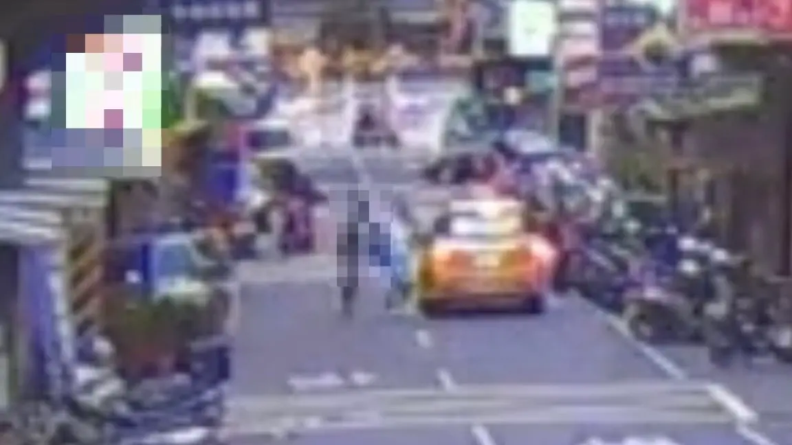 ▲新北市三重區10日晚間傳出一起重大搶案，一名婦人面交610萬其中510萬遭到搶劫。（圖／翻攝畫面）