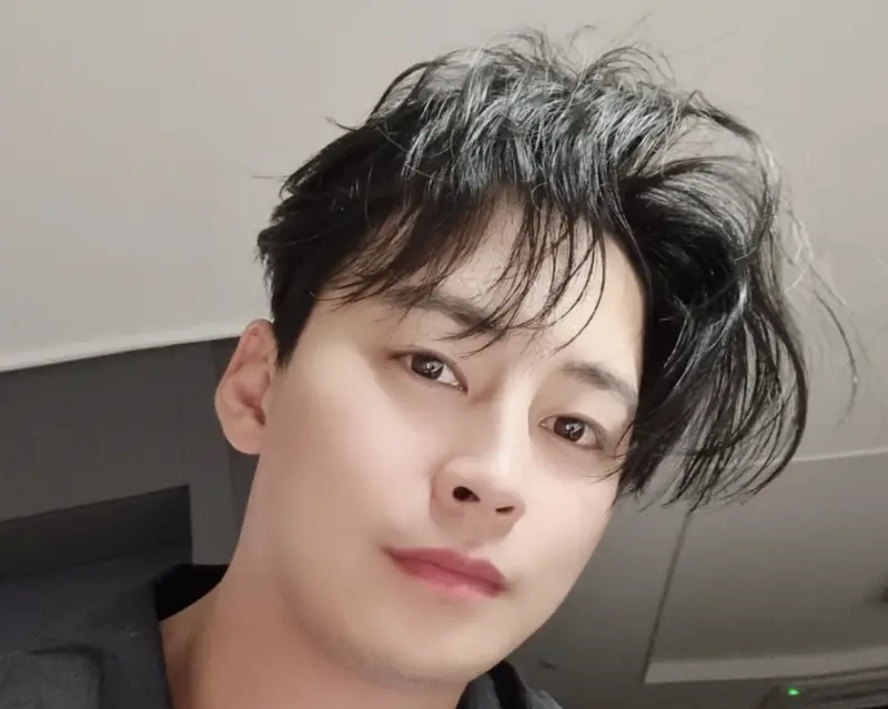 ▲曾演出高收視韓劇《我唯一的守護者》的南韓男星鄭恩宇（如圖），昨（11）日不幸過世，享年40歲。葬禮將在明（13）日舉行。他最後貼文是懷念港星張國榮。（圖／翻攝自鄭恩宇IG@eun_woo109）