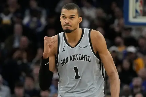 NBA／馬刺大逆轉！勇士113：126主場慘遭翻盤　文班亞馬攻下27分
