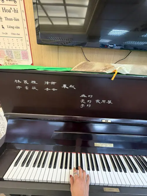 ▲▼賈永婕親自走訪當年林宅血案發生地義光教會，感嘆自己一直活在另一個平行時空。（圖／賈永婕的跑跳人生臉書）