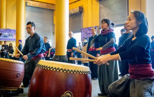 ▲由佛光大學吳素真教授與元門太極學苑官貴中總教練領軍展演「擊鼓敬天、武藝祝禱」。（圖／紫皇天乙真慶宮提供）