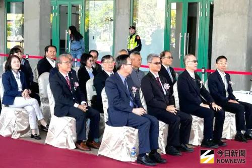 ▲台灣港務港勤公司舉行新建6400匹及3600匹馬力3艘拖船交船儀式，有航港機關、港區業者、船級社、設備商與產業代表與會，共同見證港區船隊升級的重要里程碑。(圖／記者黃守作攝)