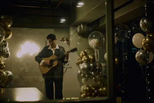 ▲李玉璽（如圖）為求婚寫了專屬主題曲〈剛剛好〉，在情人節前夕，將上架和粉絲分享全曲。（圖／晴空鳥提供）