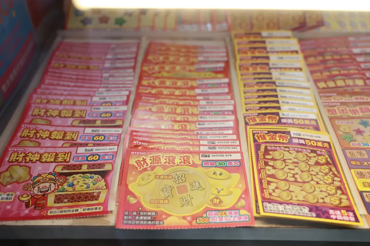 ▲2026過年刮刮樂完整攻略來囉！不少人春節都會到彩券行去買刮刮樂試試手氣，但你知道今年到底該買哪張好嗎？（圖/記者葉政勳攝）