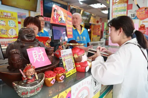 ▲台北市以平均每1.5萬人出現1名百萬得主的比例穩居第三，也是財神爺經常眷顧的縣市。（圖／記者葉政勳攝）