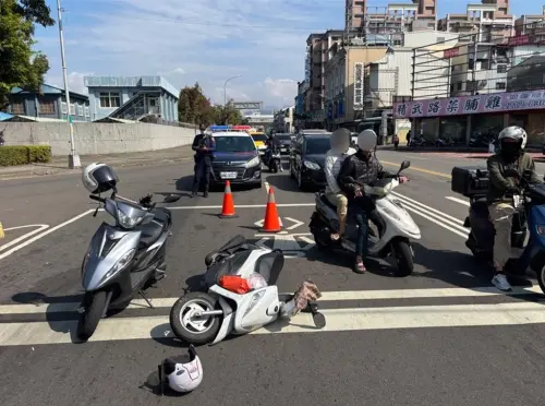 一撞再撞！台中女騎士遭追撞倒地　又遭爆頭輾過血流滿地
