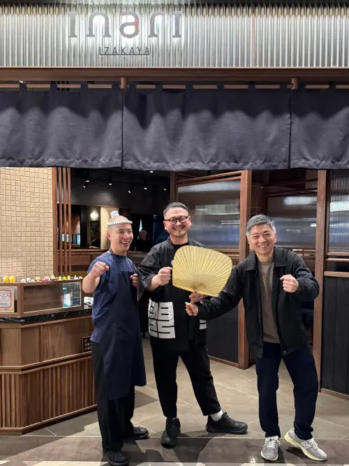 ▲左起：TORIMACHI駐台燒鳥師傅武政宇邦、TORISHIKI ICHIMON集團研發主廚川崎達朗、MMHG創辦人林泉。（圖／記者蕭涵云攝）