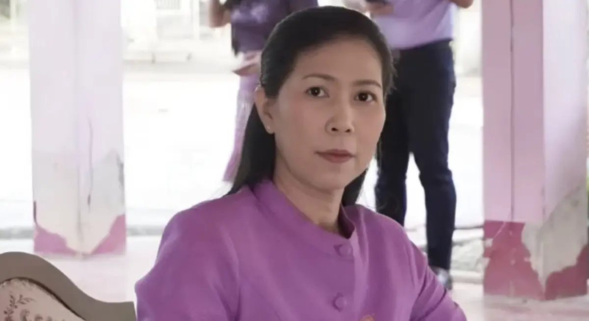 ▲泰國校園槍擊案釀死傷，傷重不治的女校長被揭露在案發當下主動提出以自己交換遭挾持學生，最終中彈倒地。（圖／翻攝自臉書）