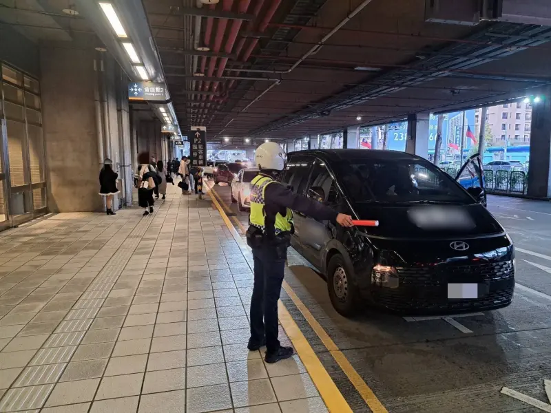 ▲春節期間，烏日警分局提前部署，啟動「行車暢流中心」，公布「分流替代道路」與「接送分層新制」(圖／警方提供2026.2.13)