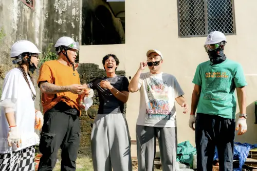 ▲鬼鬼（左起）、郭泓志、各務孝太、余祥銓及姚元浩齊拆屋。（圖／好看娛樂提供）