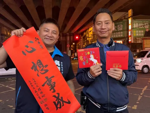 影／夜市合體拜年！吳宗憲、張勝德拚民調　君子之爭暗自角力
