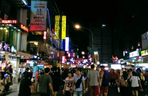 台中過年最強景點出爐！2025年擠1007萬遊客　現場狂發666份紅包
