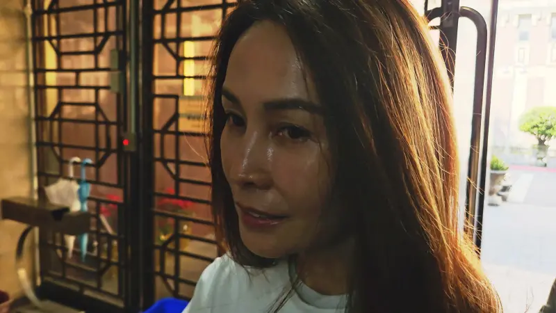 ▲高金素梅二度到北檢應訊，相較於2天前全身癱軟離開，今日氣色已顯好轉。（圖／記者劉松霖攝）