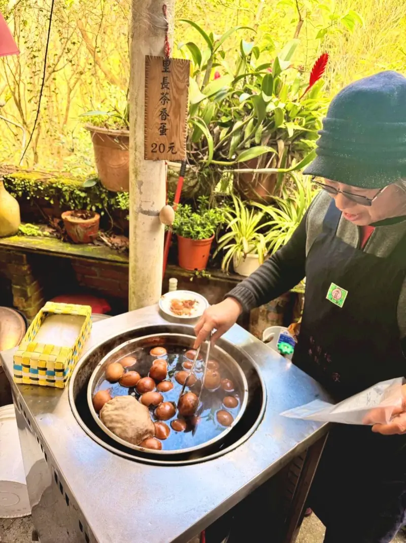 ▲賴苡任推薦,走訪陽明山必吃的里長茶葉蛋。(圖/賴苡任提供)