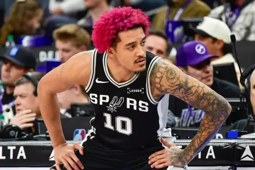 ▲Jeremy Sochan身高203公分，擁有NBA等級體能與身材條件，卻在馬刺跌出輪換陣容，最終轉戰尼克尋求新機會。天賦與機會之間的落差，形成與河村勇輝截然不同的現實對比。（圖／路透／達志影像）