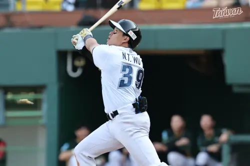 經典賽／吳念庭致勝高飛犧打！中華隊7投輪番上陣　3：2險勝台鋼

