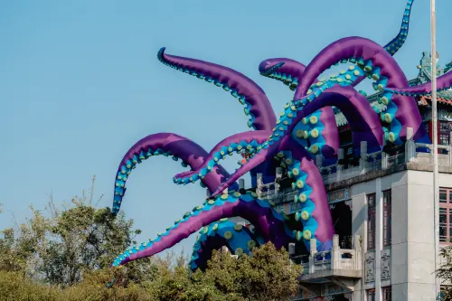 ▲章魚來襲（圖／高雄市文化局臉書https://www.facebook.com/khcculture/）