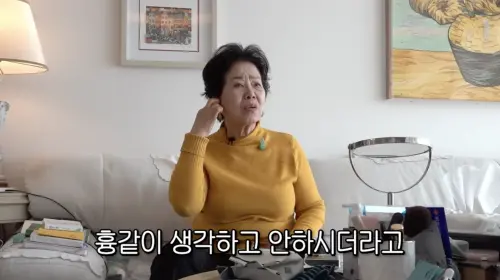 ▲鮮于龍女分享自己本來是不願意戴助聽器的。（圖／순풍 선우용여 YouTube）