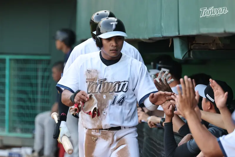 ▲經典賽中華隊結束第一階段集訓，自辦熱身賽首戰以3：2擊退台鋼雄鷹。（圖／中職提供）