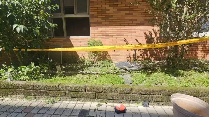 ▲宜蘭發生一起包裹爆炸事件，70歲與66歲姊弟拆封瞬間受傷，顏面與肢體多處遭鐵片、玻璃刺傷，所幸意識清楚送醫治療中。（圖／翻攝畫面）