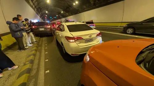 ▲春節連假第一天，國3蘭潭隧道發生8車連環撞，約20餘人受影響皆意識清楚，含1名懷孕30週孕婦。（圖／翻攝畫面）