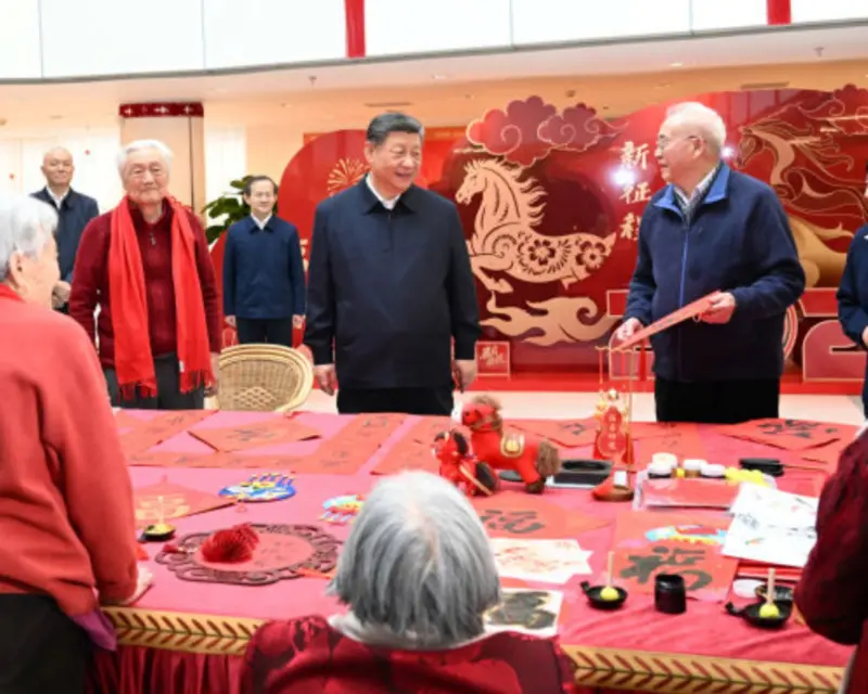 ▲2月10日，習近平在北京西城區一處養老服務公寓考察。（圖／翻攝自新華社）