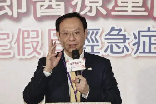 ▲衛福部長石崇良指出，假日輕急症中心都已經完成了準備。（圖╱記者吳翊緁攝）