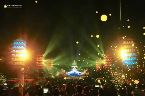 ▲每年「2026佛光山燈會」光照大千慶團圓光雕秀，備受期待。（圖／佛光山佛陀紀念館臉書https://www.facebook.com/FgsBm）