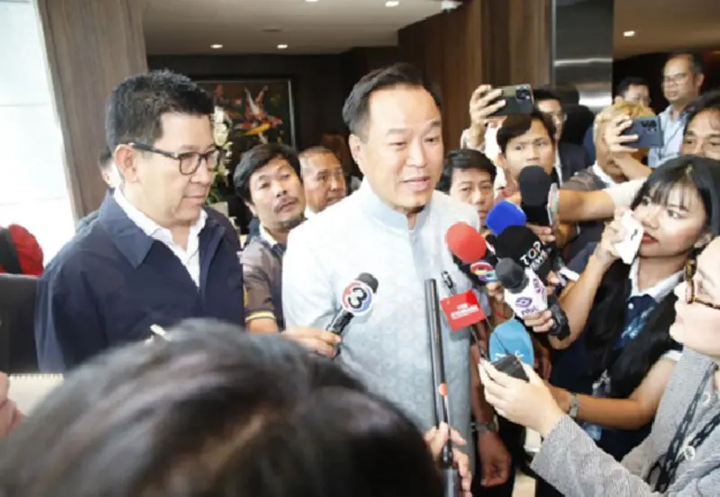 ▲泰國總理阿努廷，在清廉印象指數大幅下滑後召開記者會，強調政府將推動跨部會反貪改革，以重建國際信任。（圖／翻攝自曼谷郵報）