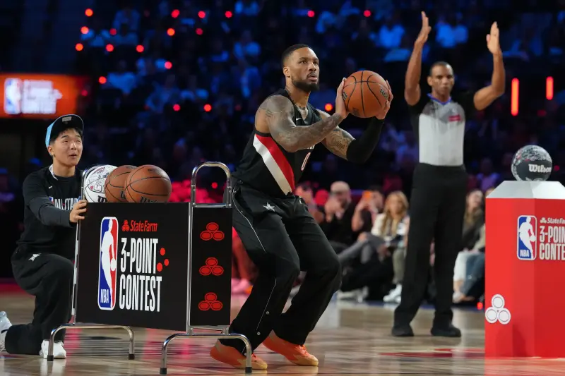 ▲波特蘭拓荒者球星里拉德（Damian Lillard）（圖）在 2026年三分球大賽中，擊敗布克（Devin Booker）與新秀克努佩爾（Kon Knueppel），生涯第三度奪冠。他在受訪時笑稱自己一直在場邊「祈禱布克投不進」。（圖／路透／達志影像）