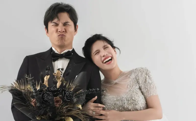 ▲孫協志（左）離婚韓瑜後曾每晚痛哭，直到遇到夏宇童（右）才走出情傷，而昨（14）日他再娶夏宇童，舉辦盛大婚禮，還哭著告白愛妻：「讓我再一次相信愛情」。（圖／夏宇童FB）