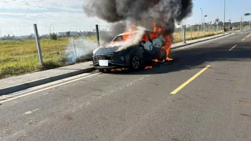 死者身分確認！台南火燒車驚見駕駛座男焦屍　追蹤車牌通知女車主
