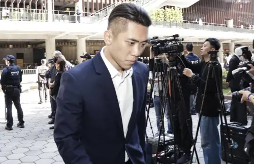 ▲民眾黨新北市議員陳世軒來到吳敦告別式會場慰問家屬。（圖／記者吳翊緁攝）