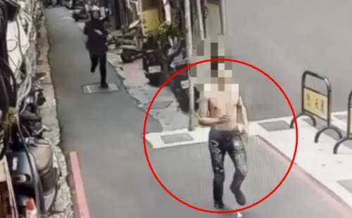 三重男巷弄內便溺遭盤查　裸上半身逃跑50公尺遭逮、通緝身分曝光
