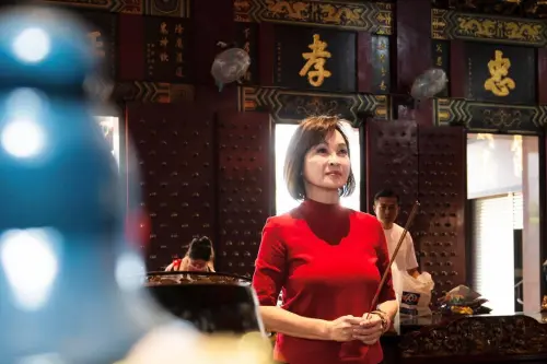 柯志恩啟動廟宇走春　預告發送「馬上有錢」小紅包傳遞福氣
