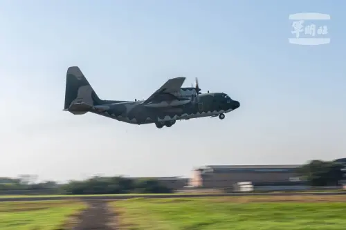 鐵翼下的溫柔擺渡人　十大隊C-130H春節疏運
