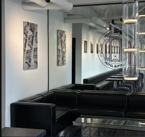 ▲AUFGLET的裝潢設計皆是經典的「黑白簡約」。（圖／翻攝AUFGLET IG, ufglet）