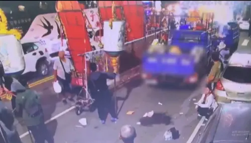 左營太子宮廟會遶境爆違停放焰火　高市府開出95張罰單
