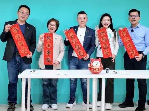 台中群英揮毫迎金馬　民眾黨選將齊聚祝福「馬年行大運」
