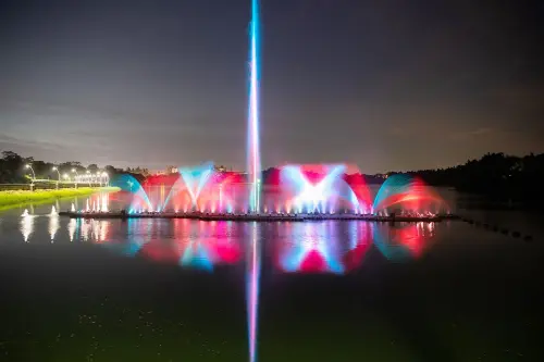 ▲絕美的蘭潭風景區是相當適合踏親走春的首站，到晚上也有不同風貌。（圖／嘉義市政府）