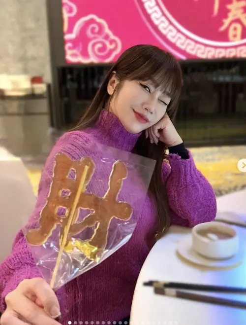 ▲林佩瑤（如圖）直言堅持不生小孩，愛自己愛到不願意為任何人犧牲自己的金錢與自由。（圖／翻攝自林佩瑤IG）