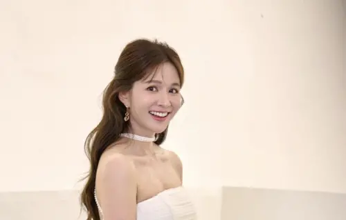 吳怡霈除夕手繪春聯超強！爸爸看了卻笑虧：可以鎮住妖魔鬼怪
