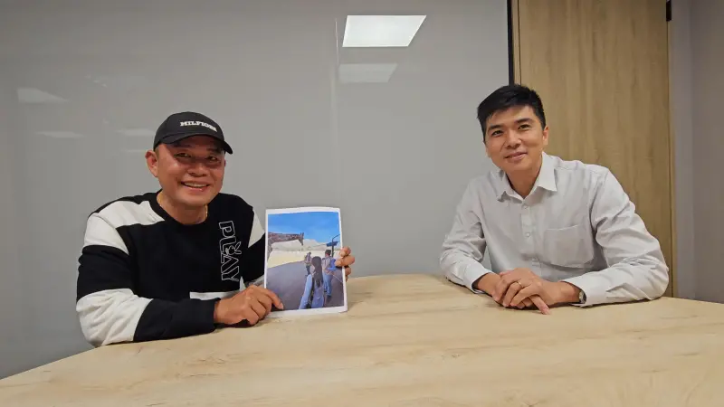    ▲宸禧園老闆莊承璋（左）、律師丁昱仁（右）打贏六福村求償案後出面還原事件始末。（圖／記者劉松霖攝）  