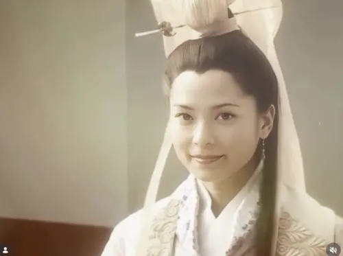 ▲郭羨妮過往在《尋秦記》等古裝劇中的扮相都很美麗，也被力捧成為TVB的當家花旦。（圖／摘自 IG@sonijakk)