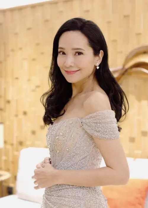 ▲郭羨妮雖然為人妻母且年過半百，外表保養得宜，依然美麗動人。（圖／摘自 IG@sonijakk)