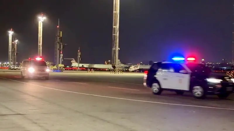 ▲ 澎湖縣長陳光復於今天下午3時許，不慎於階梯失足跌倒，導致受傷，緊急送往高雄榮總救治。爲使縣府團隊將維持正常運作，縣政事務將依規定將由副縣長林皆興代行。（圖／翻攝畫面）