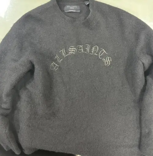 18歲男逛百貨公司佯裝買衣　趁店員忙碌偷7200元潮牌衣服
