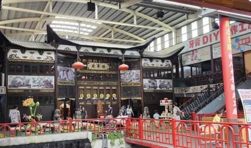 ▲園區還保存清朝光緒年間「將軍府」，已有逾130年歷史，從原址拆卸運回台灣後重新組裝。（圖／取自Google Maps）